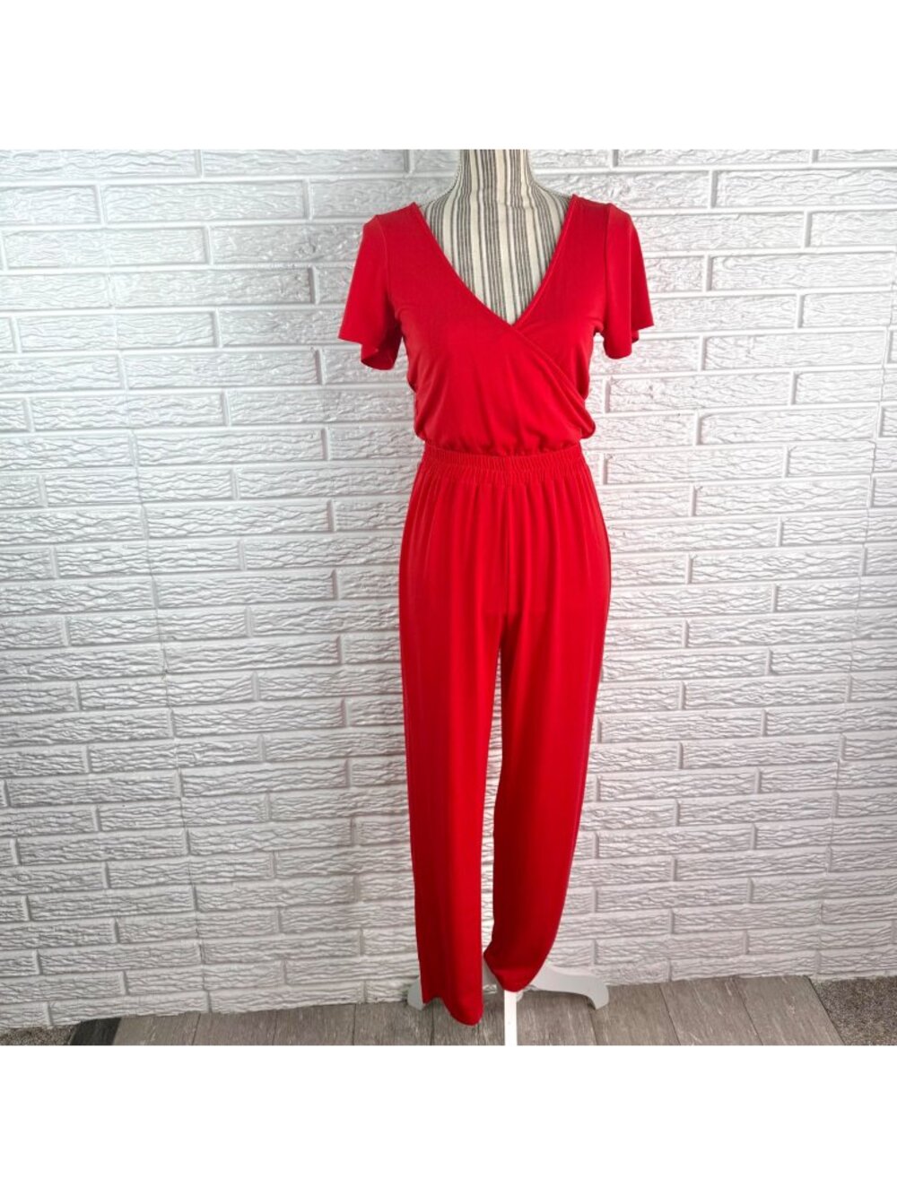 Express Vibrant Red Jumpsuit Wrap-Style V-Neck Elastic Waist Size Extra Small